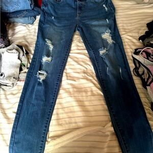 Selling jeans and shorts which don’t fit me anymore. Great condition